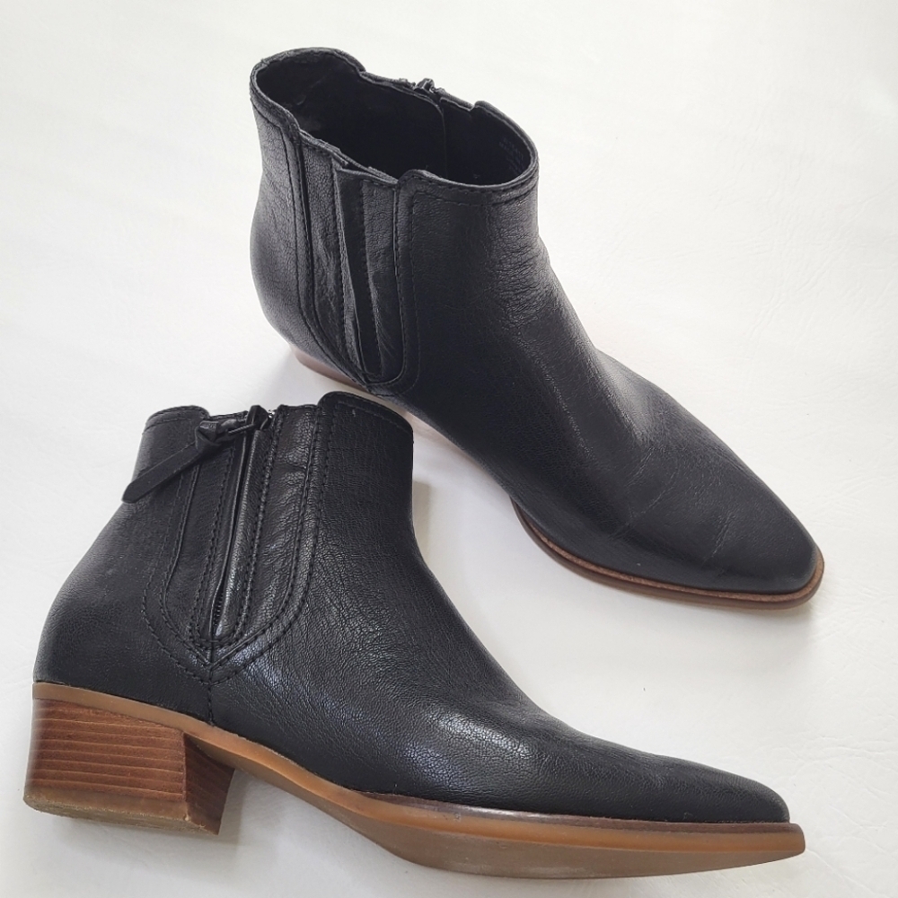 Cole Haan Hadlyn women's black leather zippered almond toe ankle booties size 9 - Picture 2 of 11